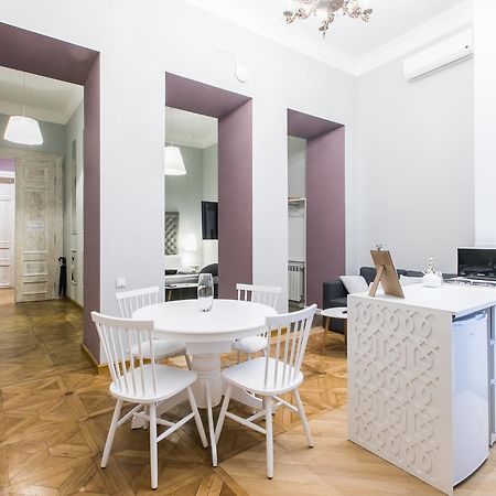 Kuxos Apartment On Machabeli Street Тбілісі Екстер'єр фото