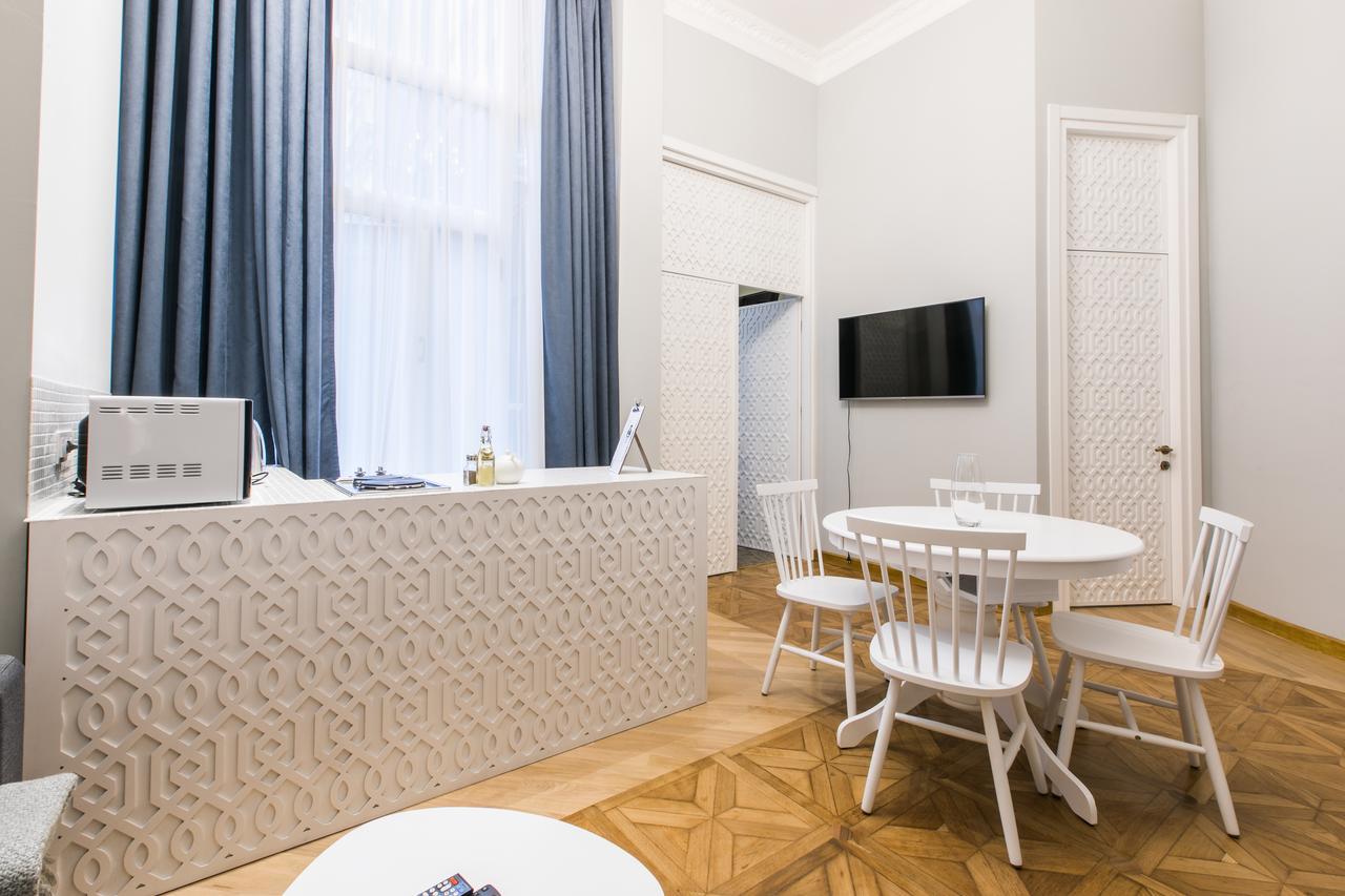 Kuxos Apartment On Machabeli Street Тбілісі Екстер'єр фото