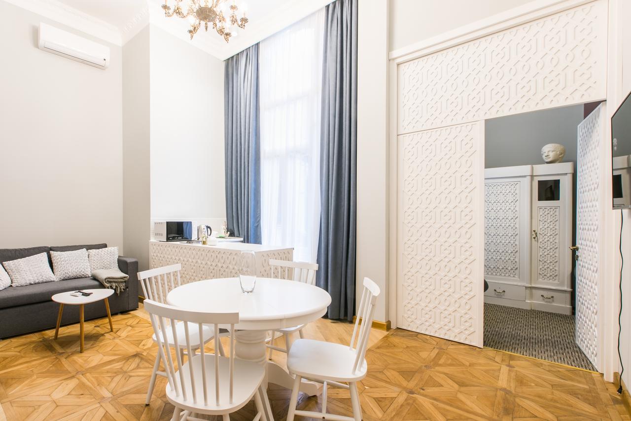 Kuxos Apartment On Machabeli Street Тбілісі Екстер'єр фото
